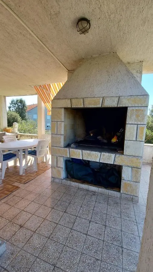 Casa de Férias Kuca Za Miran Odmor - Sukosan Vila